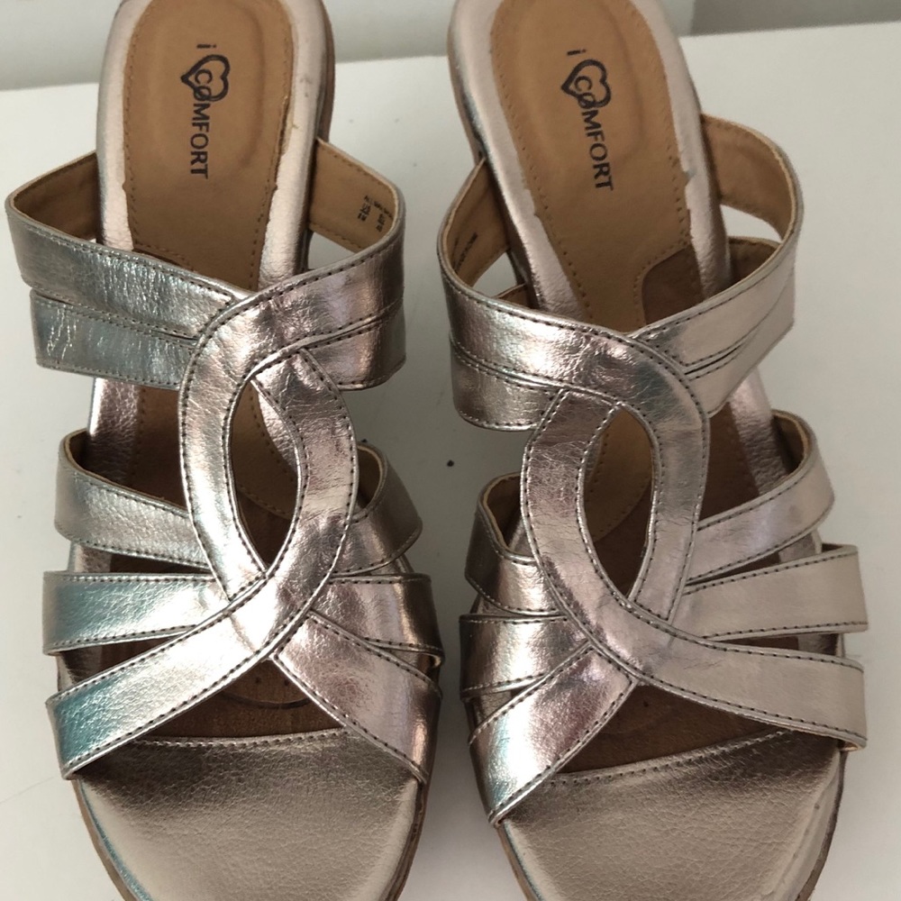 I ❤️ comfort silver dress shoes